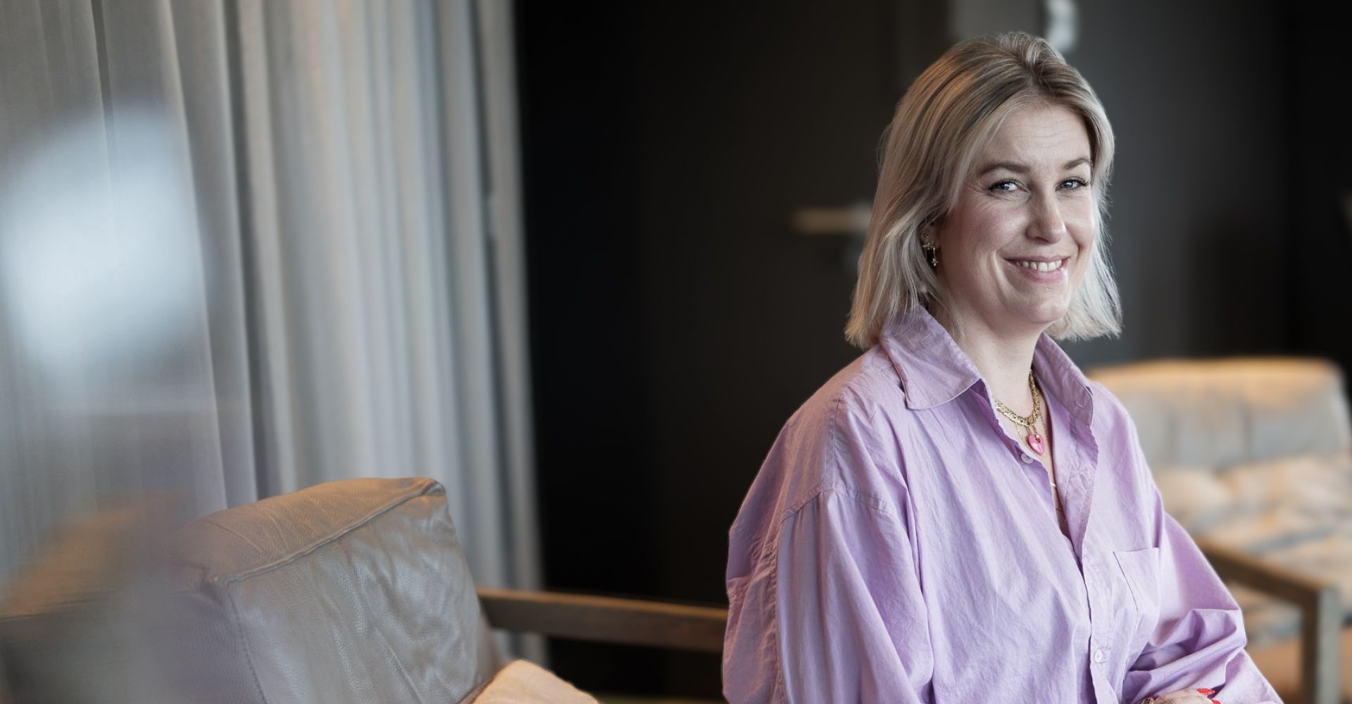 Consultant Anne Lessy in het clubhuis van Team EIFFEL