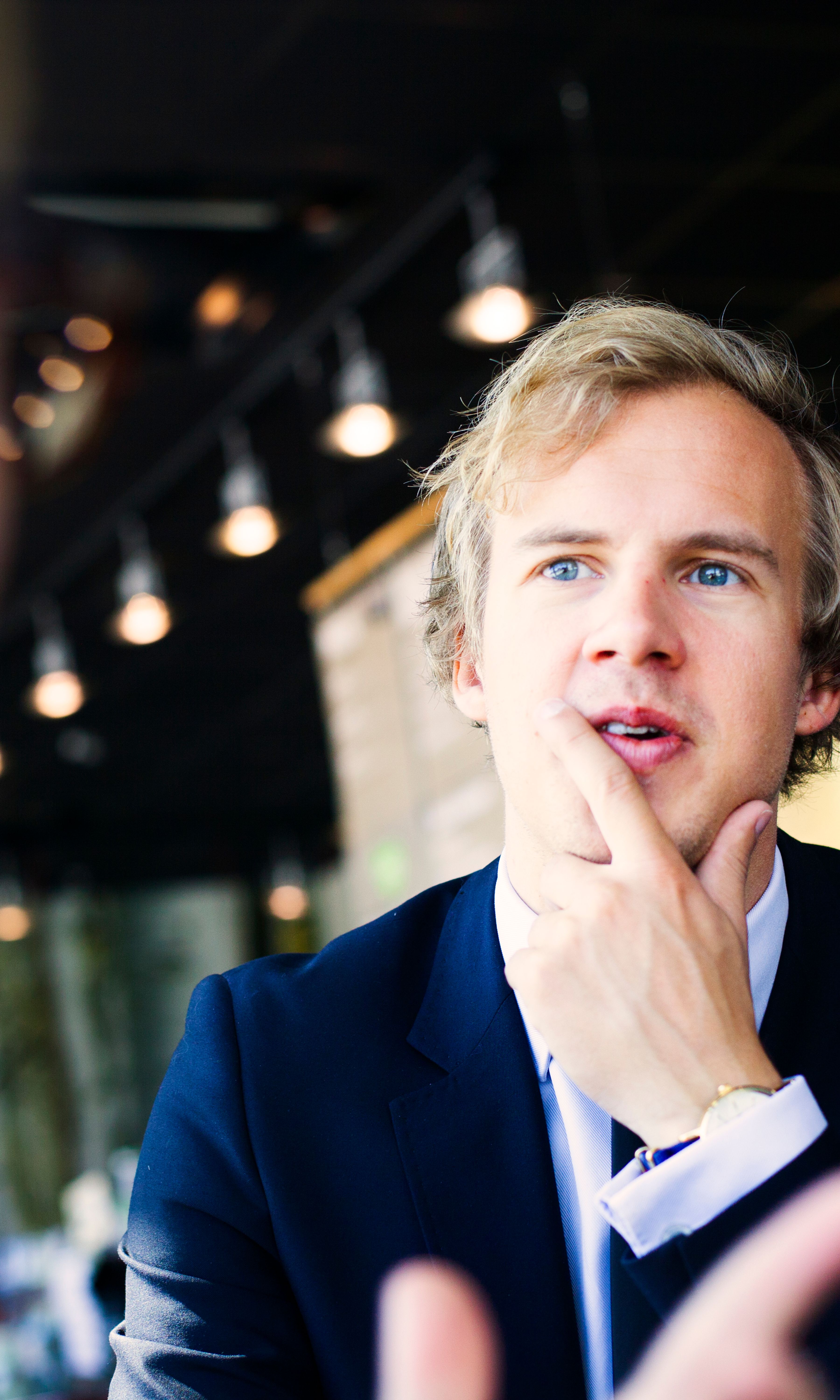 Privacy officer in gesprek met opdrachtgever