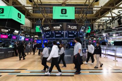 Block Hosts Cash App Teen Advisory Council and NYC students at NYSE