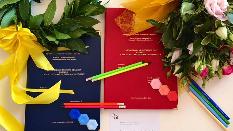 Stampa tesi diverse in un unico ordine