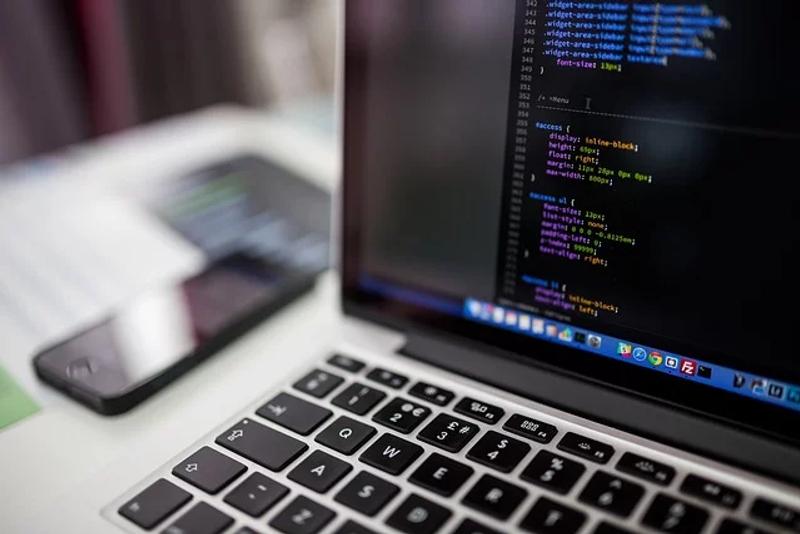 Psychologia kolorów w UI/UX. Jakie znaczenie mają kolory na stronie internetowej?
