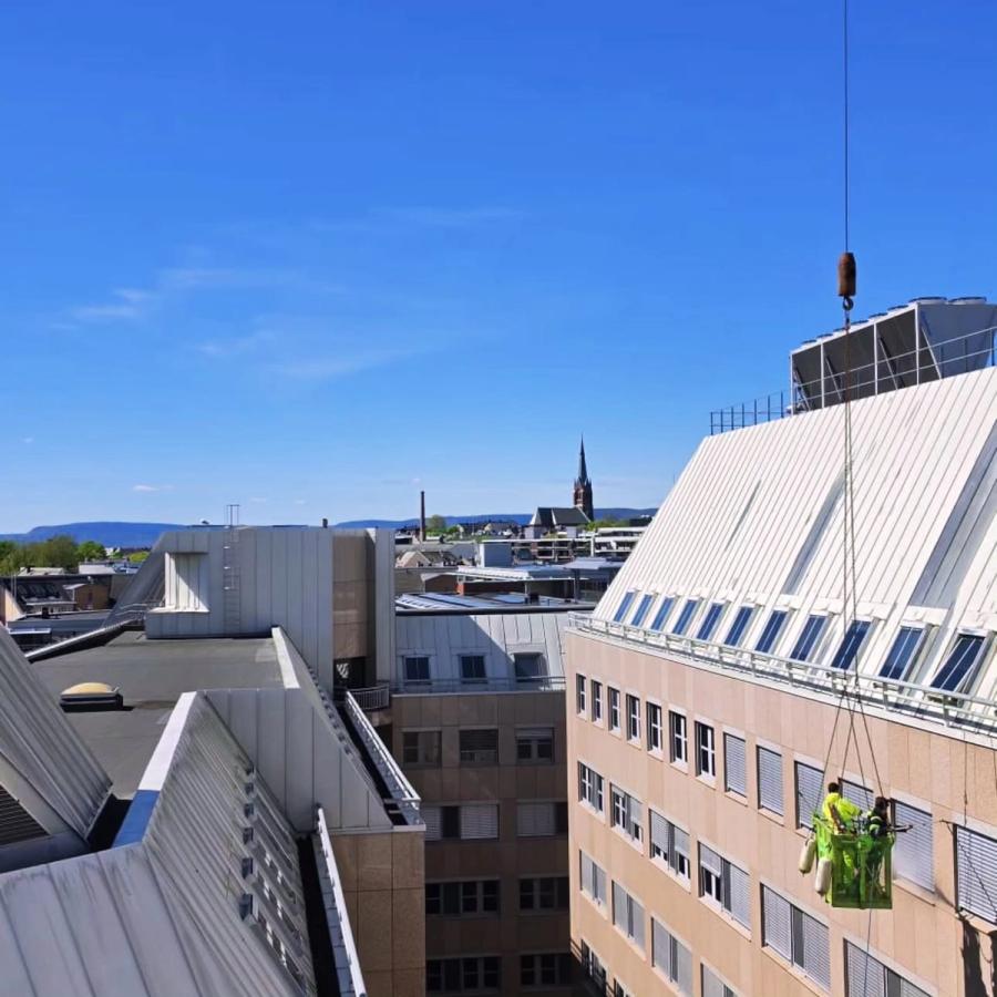 Vindusvask med Oslo-panorama