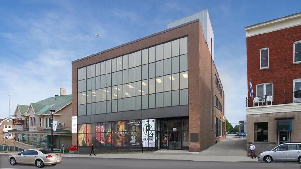 Façade de l'immeuble du 230, rue King Ouest