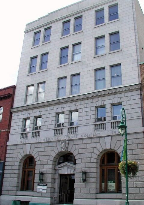 Façade de l'immeuble du 75, rue Wellington Nord