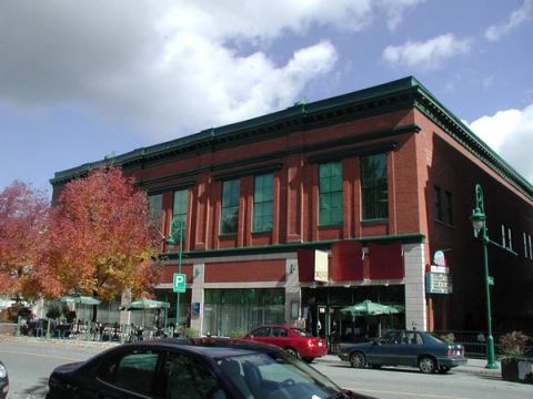 Façade de l'immeuble du 196-202, rue Wellington Nord
