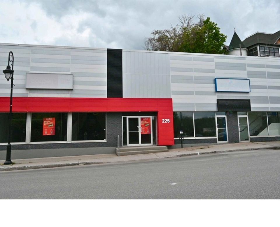 Façade de l'immeuble du 225, rue Wellington Sud