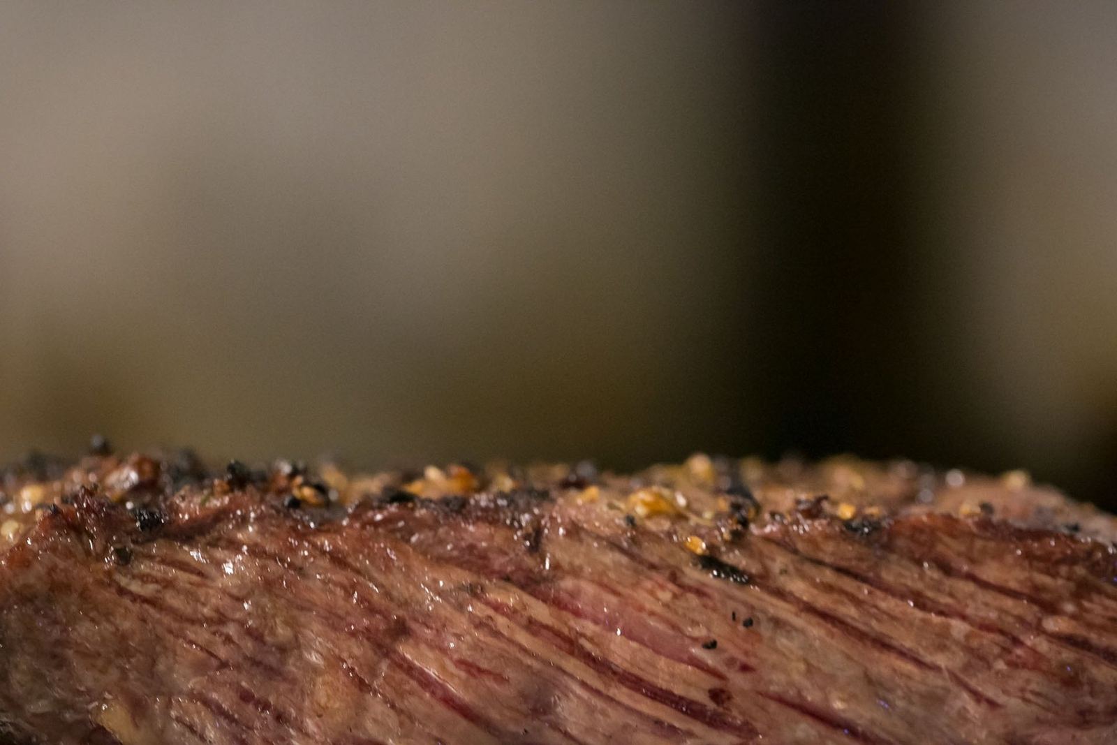 Gros plan d'un steak grillé