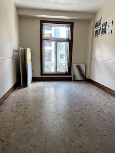 Intérieur du local à louer, 14-22, rue Wellington Nord