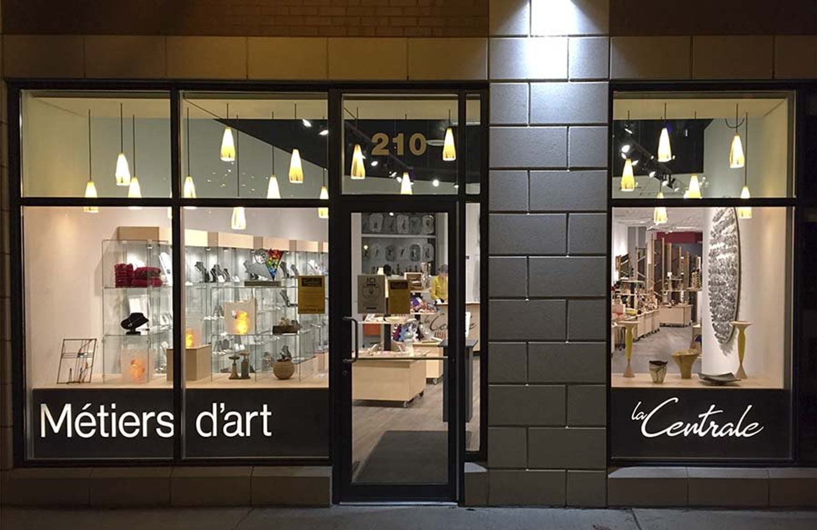 La vitrine de La Centrale métiers d'art