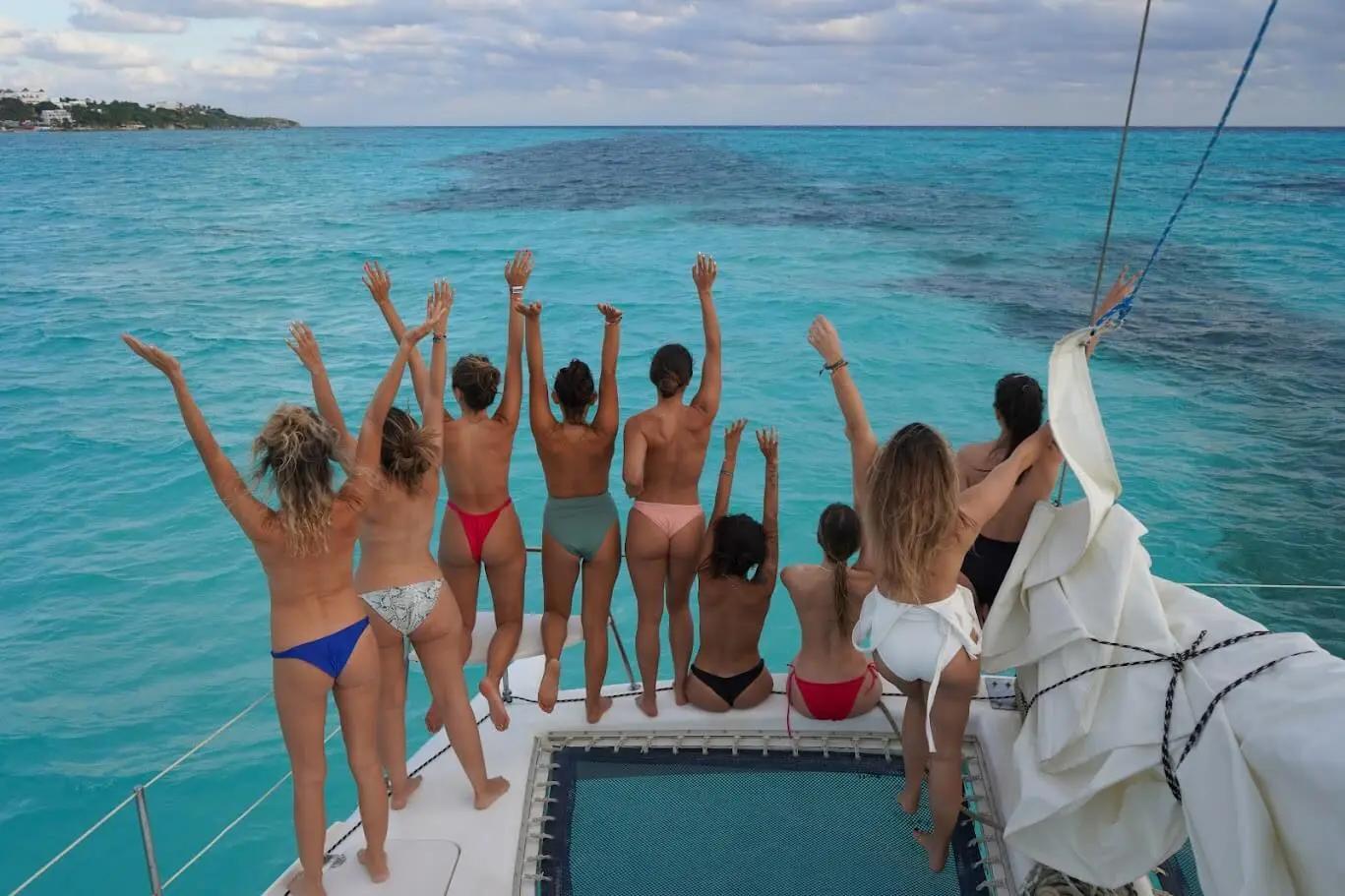 Naked cruising the way you want it!