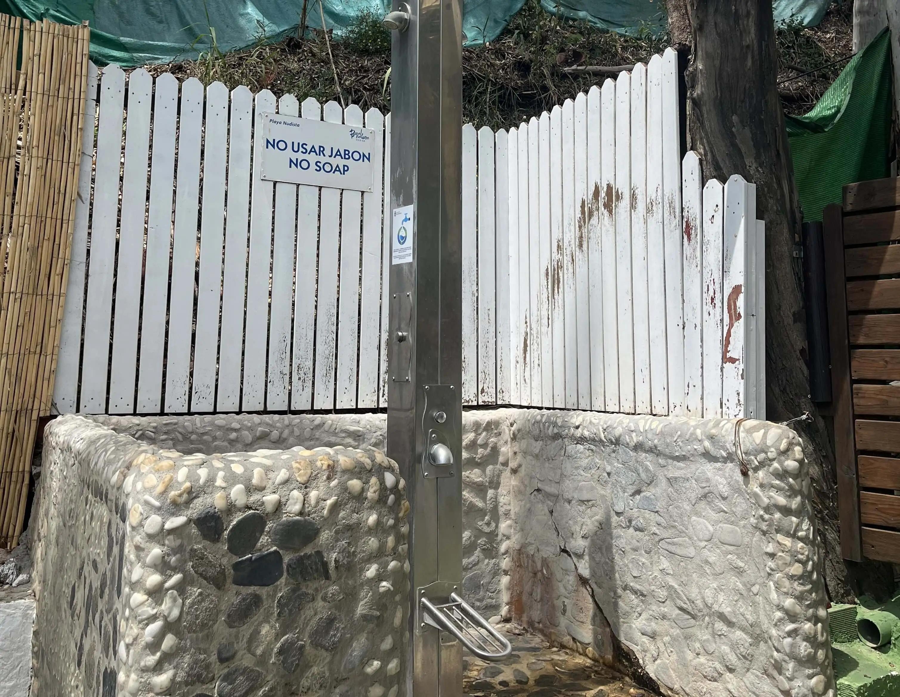 Great shower facilities at Playa de Benalnatura