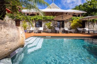 Expansive surrounds - it never feels busy here at The Paradise Peak