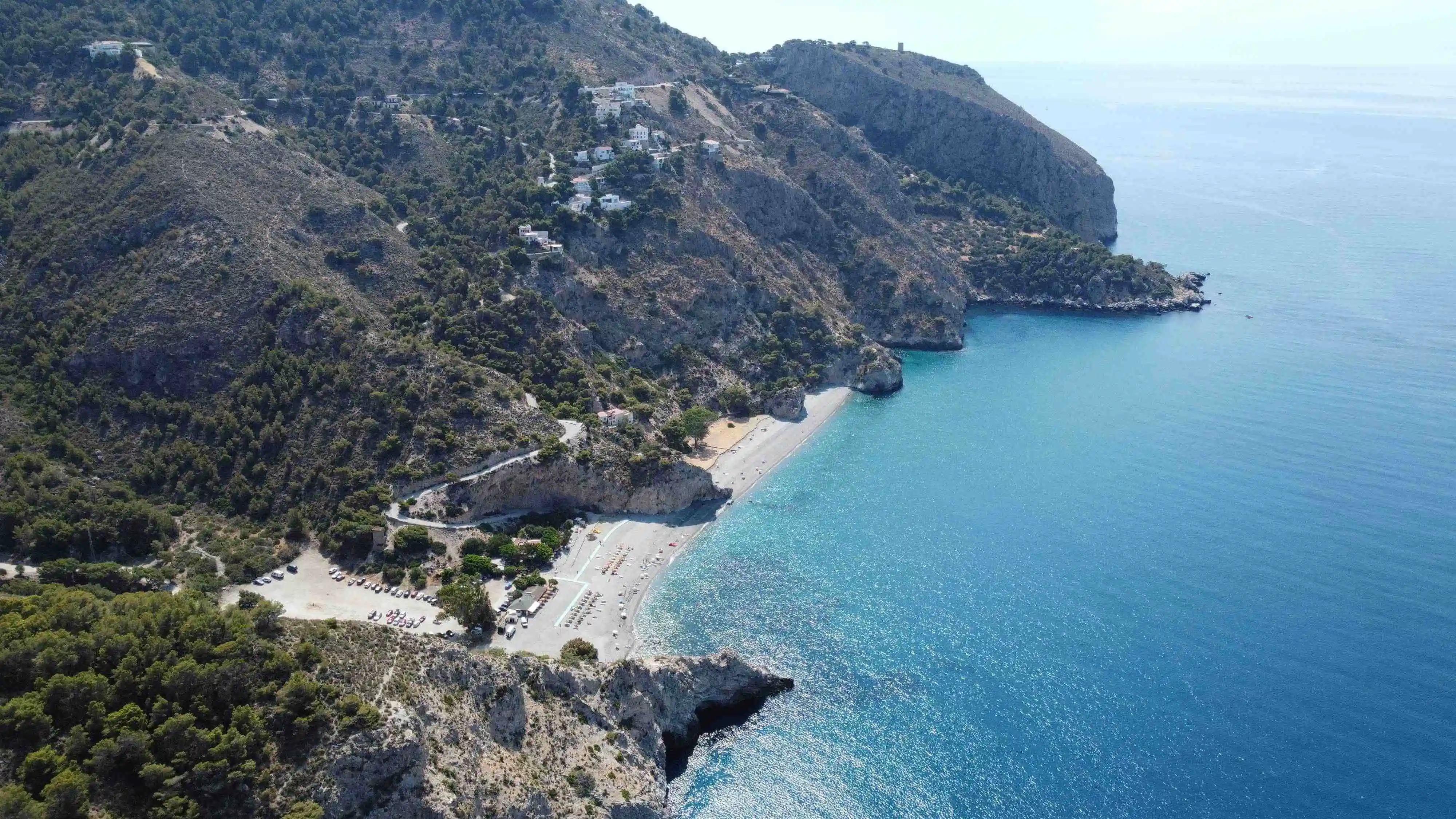 Looking north at Playa de Cantarrijan