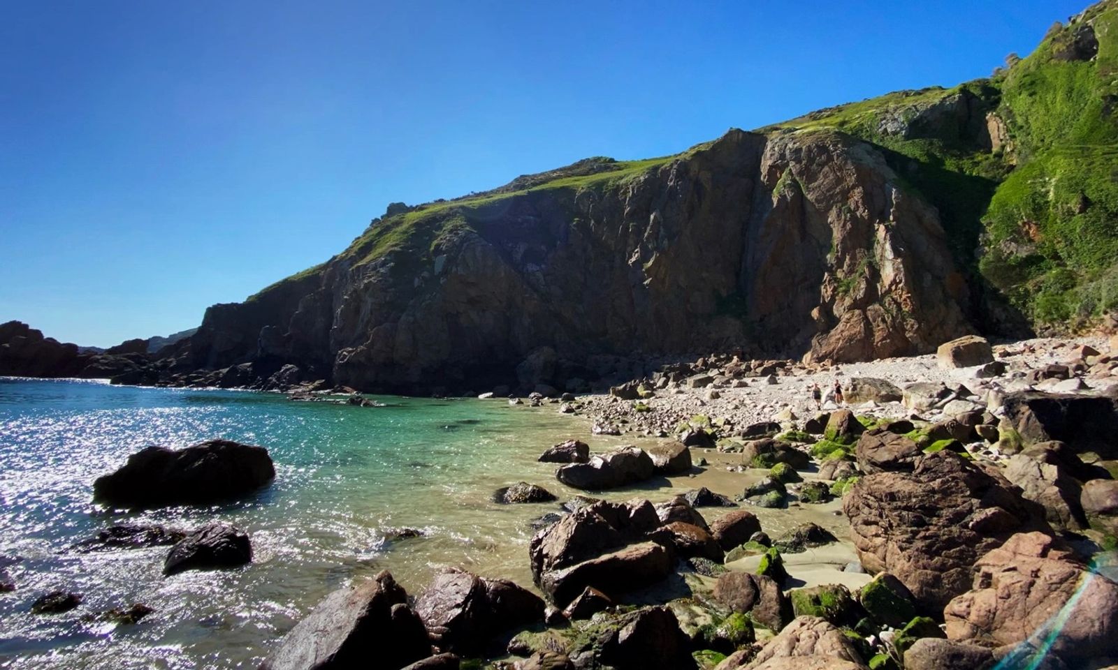 Le Jaonnet Bay