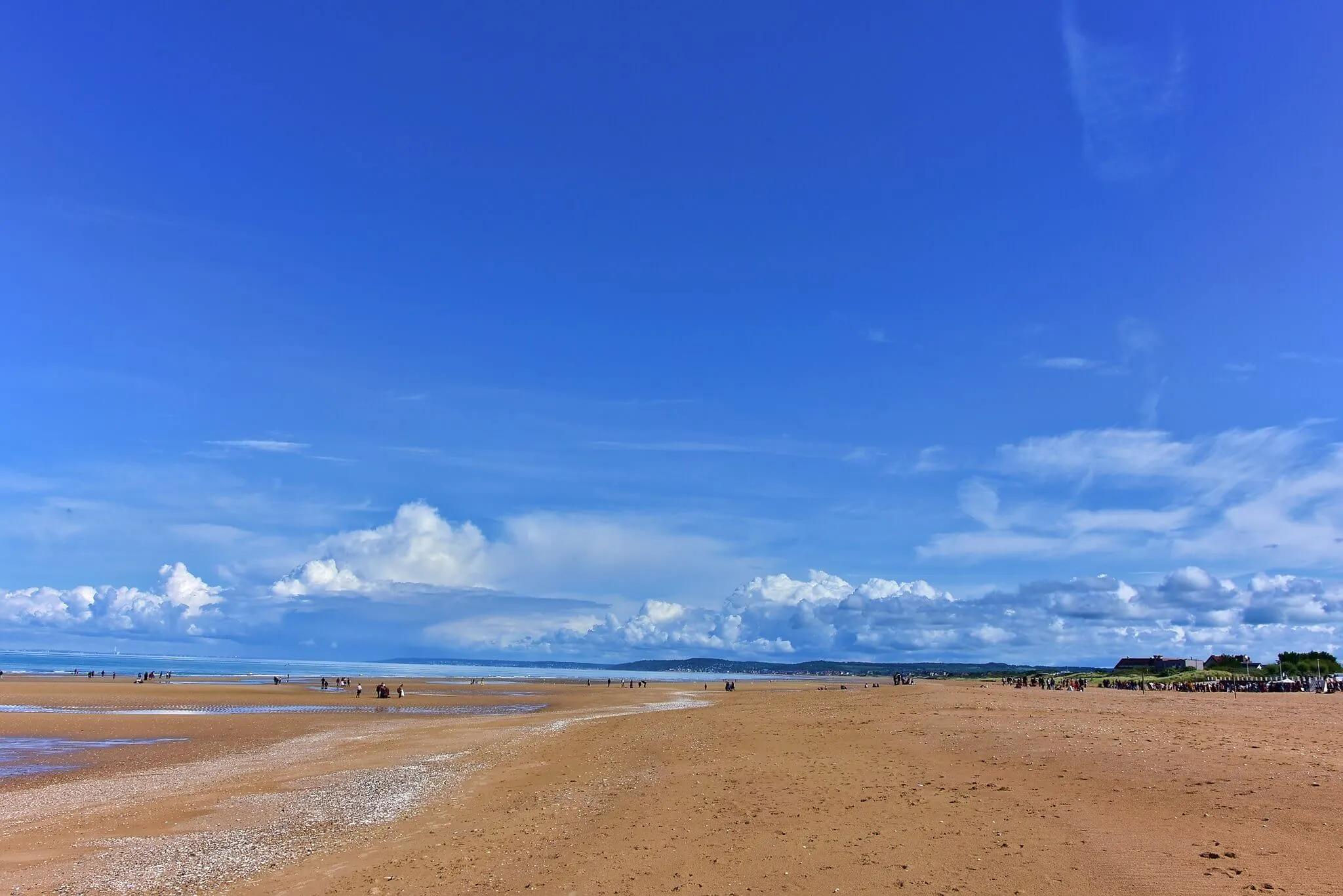 Soft sand at Plage de La Redoute