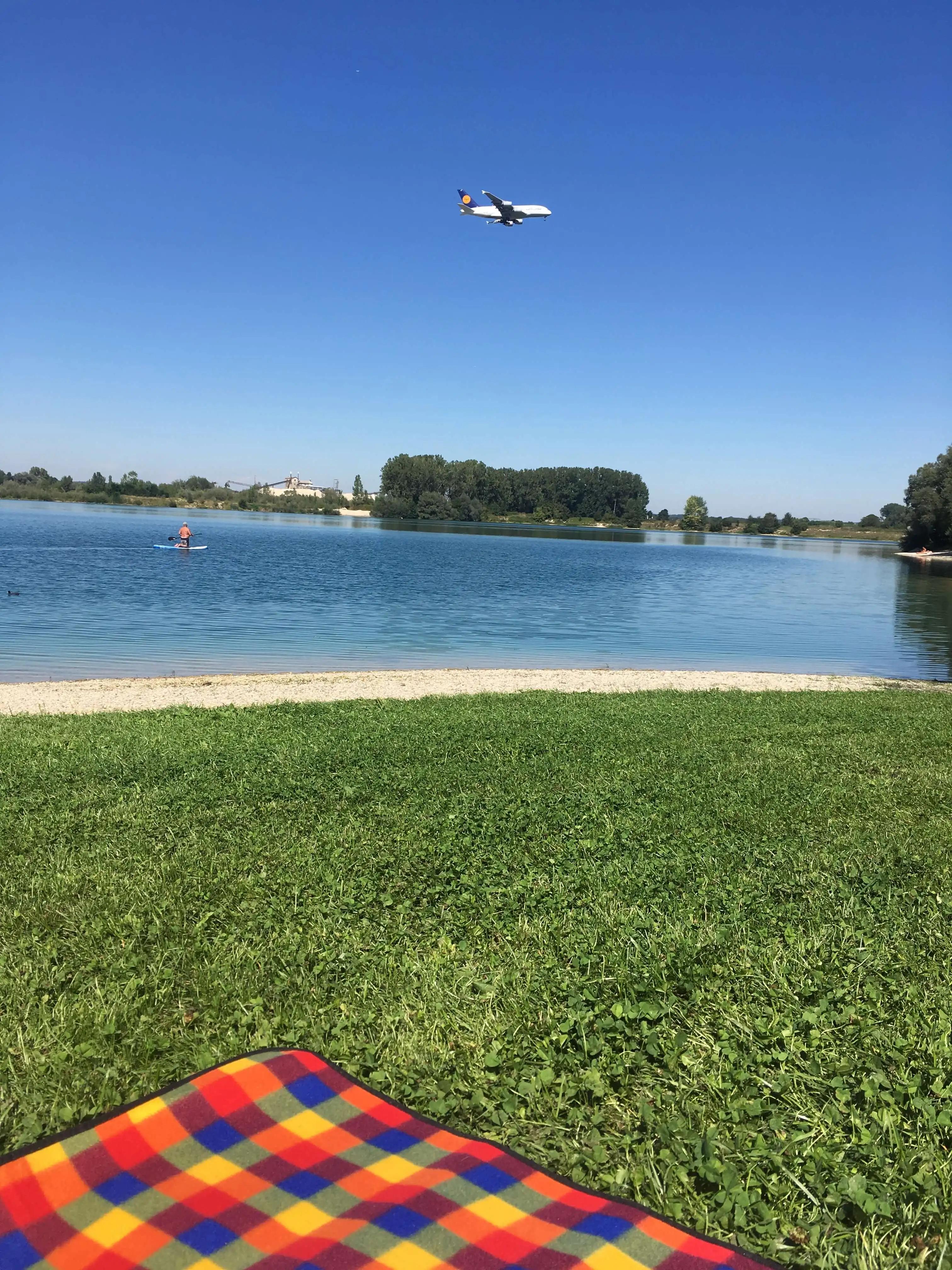 Nude beach and plane spotting at Pullinger Weiher. Perfect!