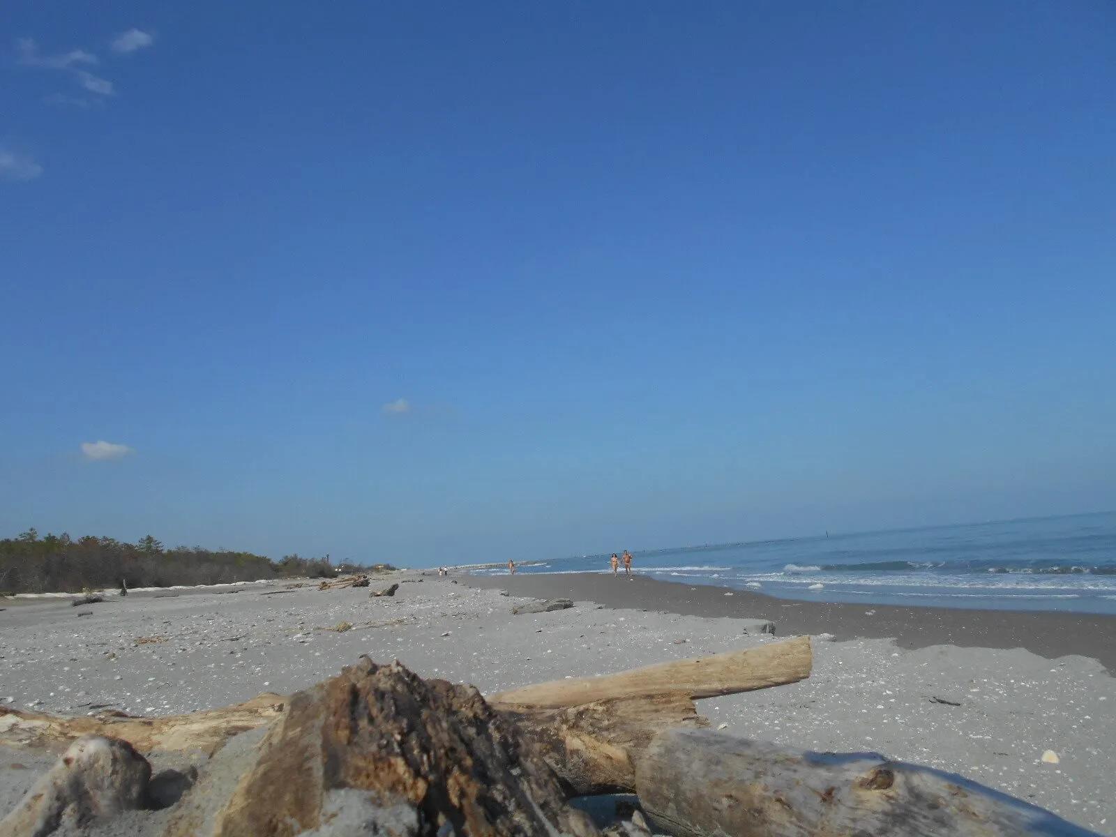 Weekdays are much quieter at Lido di Dante