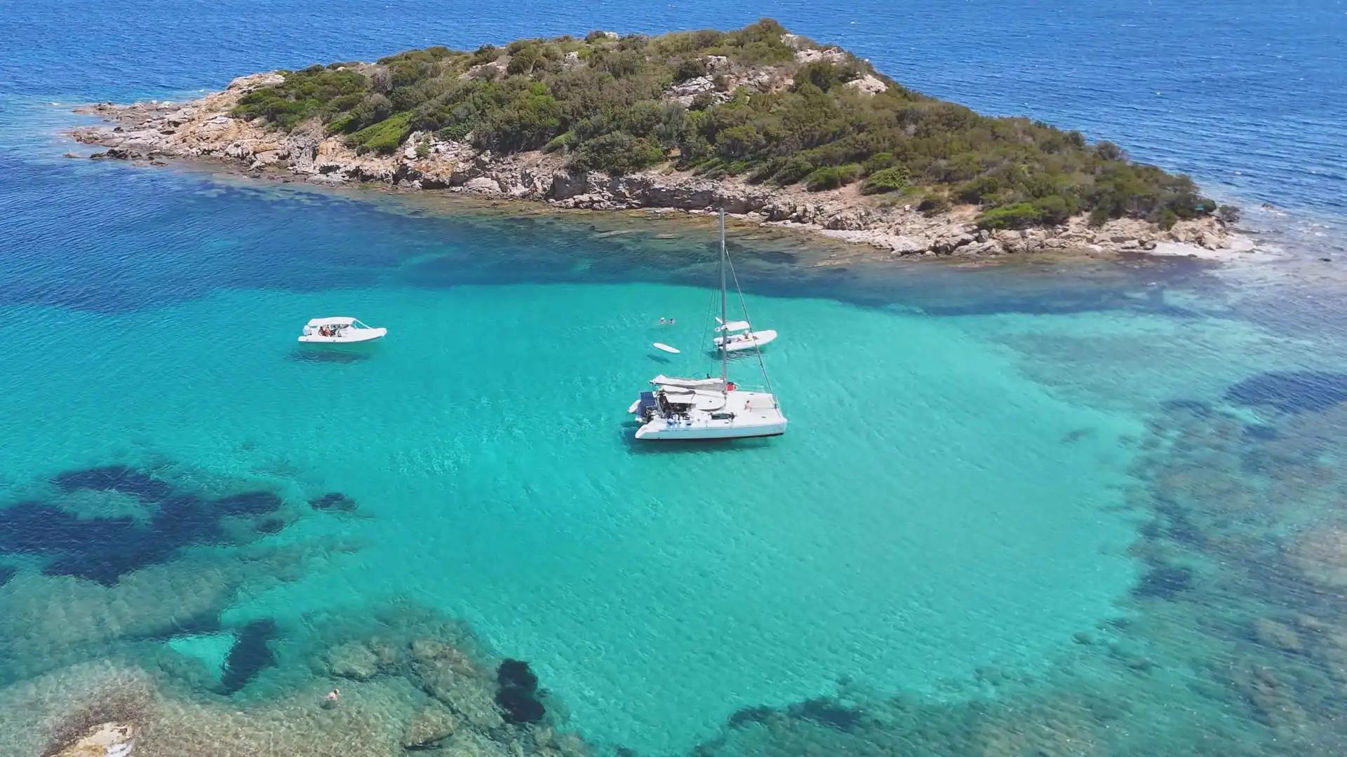 Nearby island escape at La Chiappa