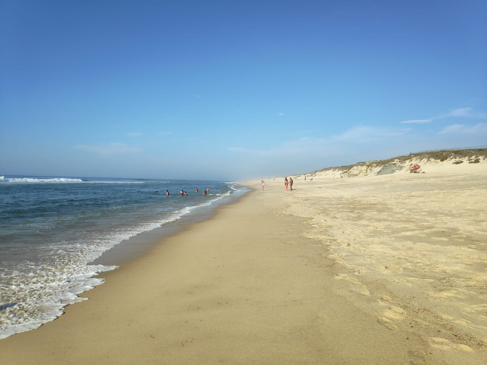 Families, couples, singles... nude and non-nude. Everyone is welcome at Praia das Pedras Negras