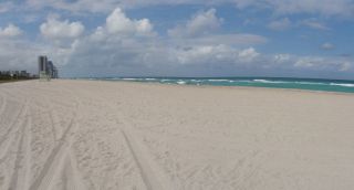 Empty beach at Haulover - a definite rarity on a weekday!