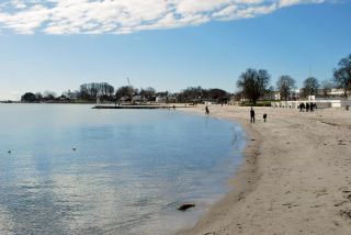 Bellevue Nude Beach looking south