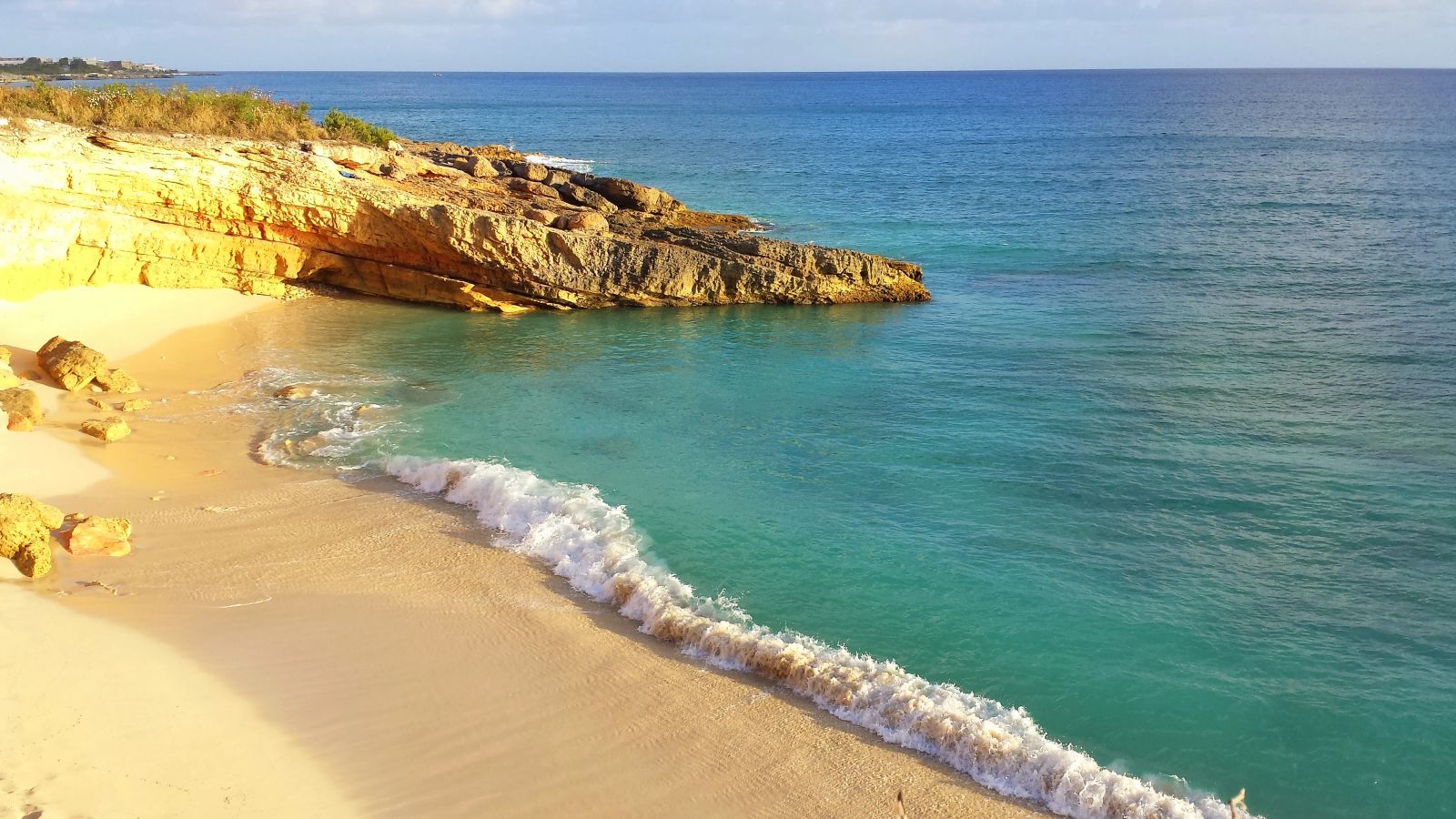 Cupecoy Beach