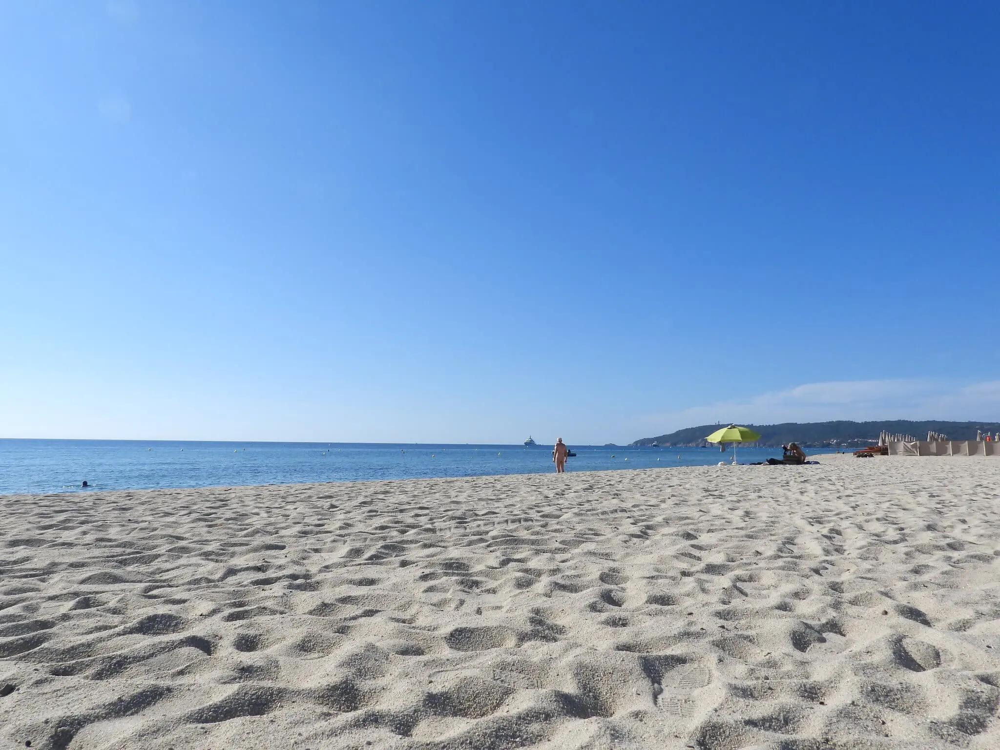 White and fluffy sand at Plage de Pampelonne
