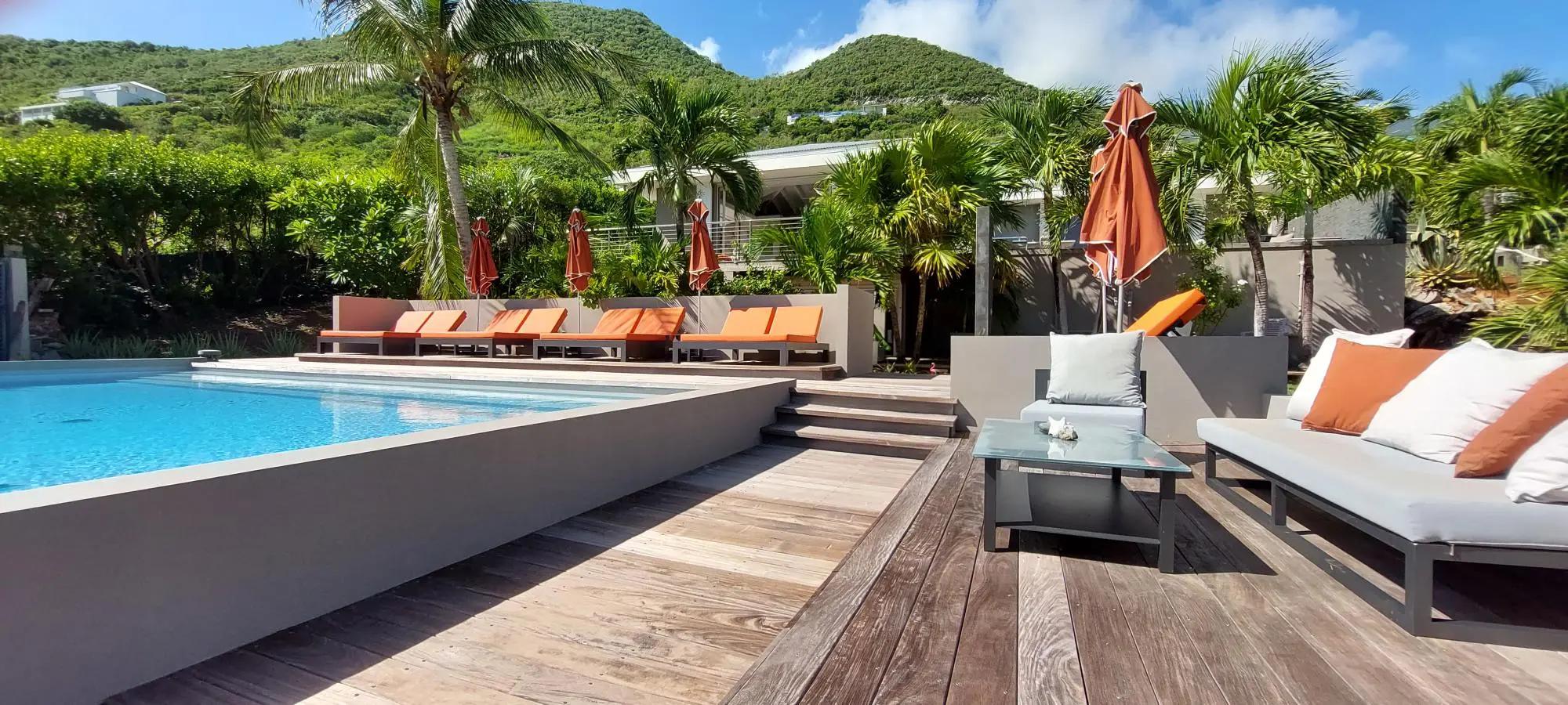 Relaxtion poolside at Jardin d'O Saint Martin