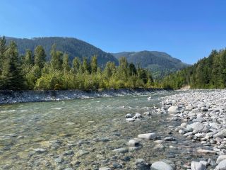 Continue walking to the right to reach the nude area at Norrish Creek
