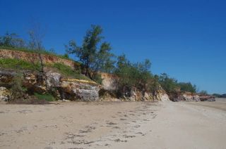 The shoreline can be slightly raised in parts