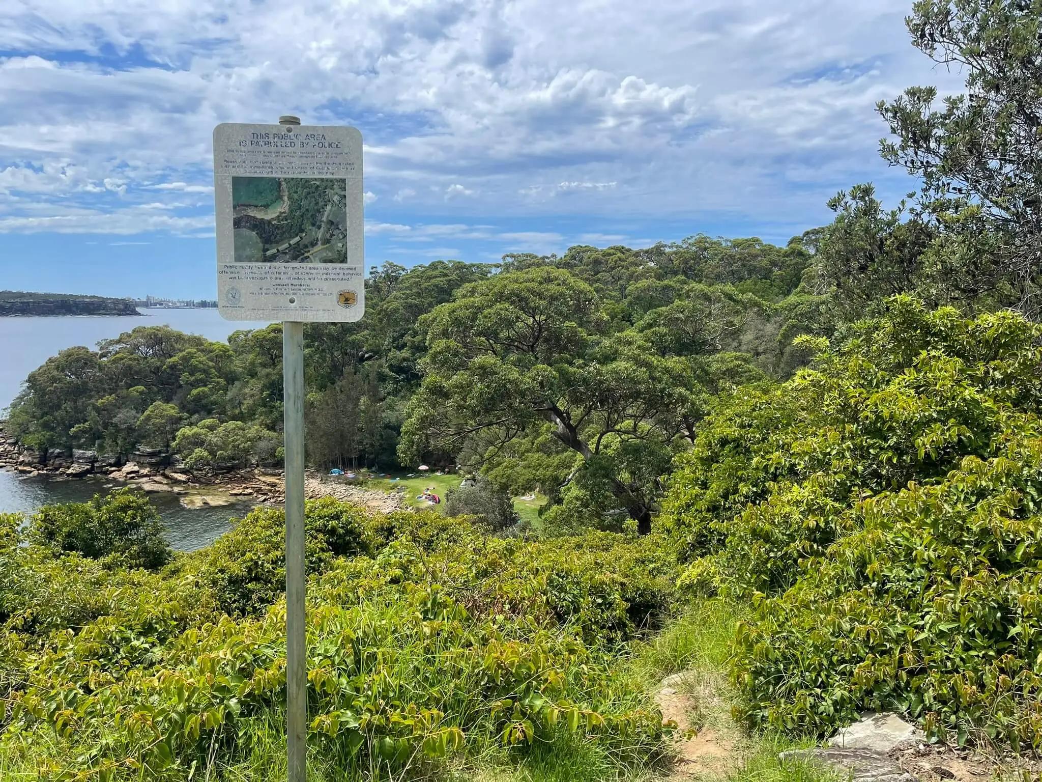 The harder (but quicker) trail to Cobblers Beach starts here behind the oval