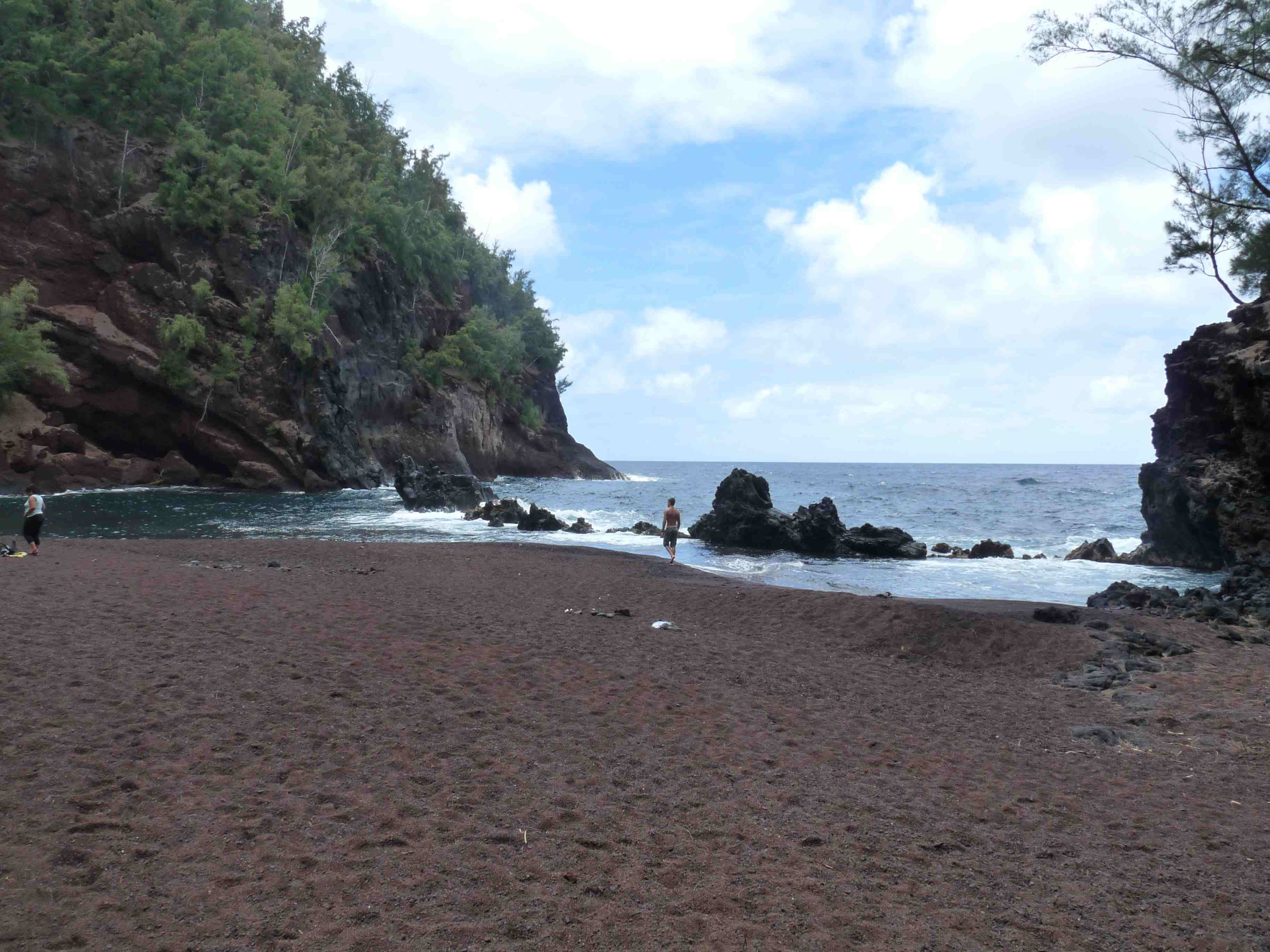 Kaihalulu Red Sand Beach