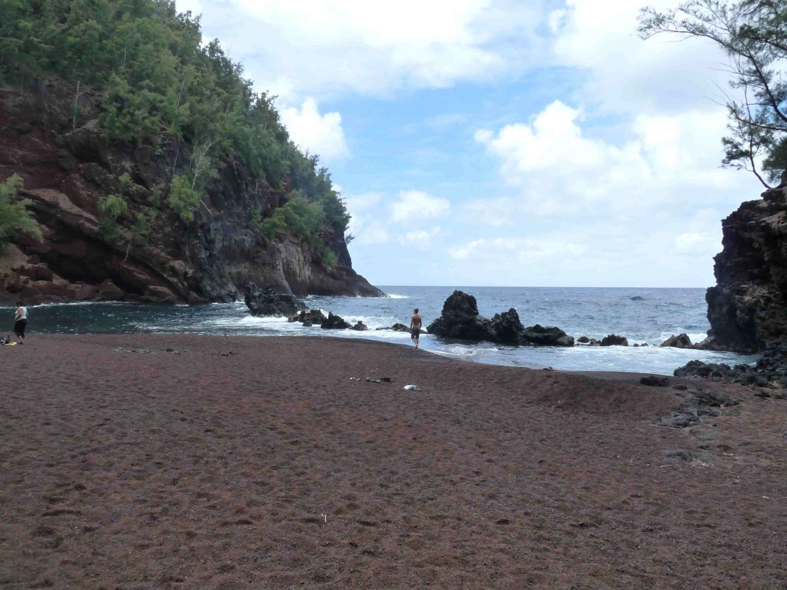 Kaihalulu Red Sand Beach