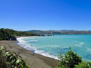 Breaker Bay - Clothing optional beach in Wellington, NZ