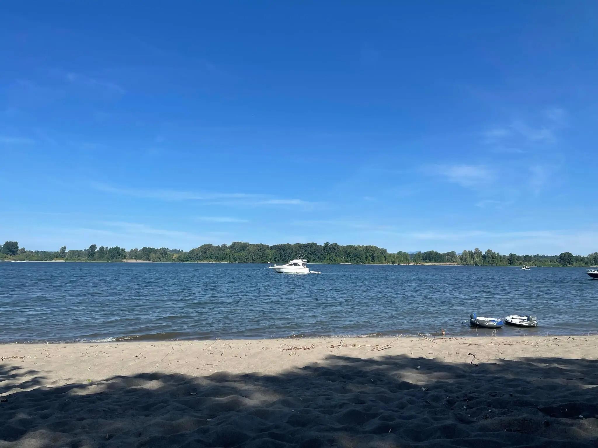 Collins Nude Beach - views of the Columbia River
