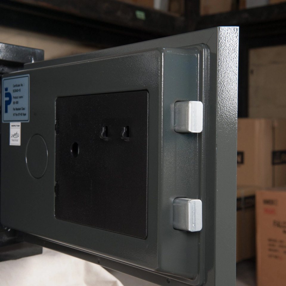 Falcon Solid Safe H38 bolt