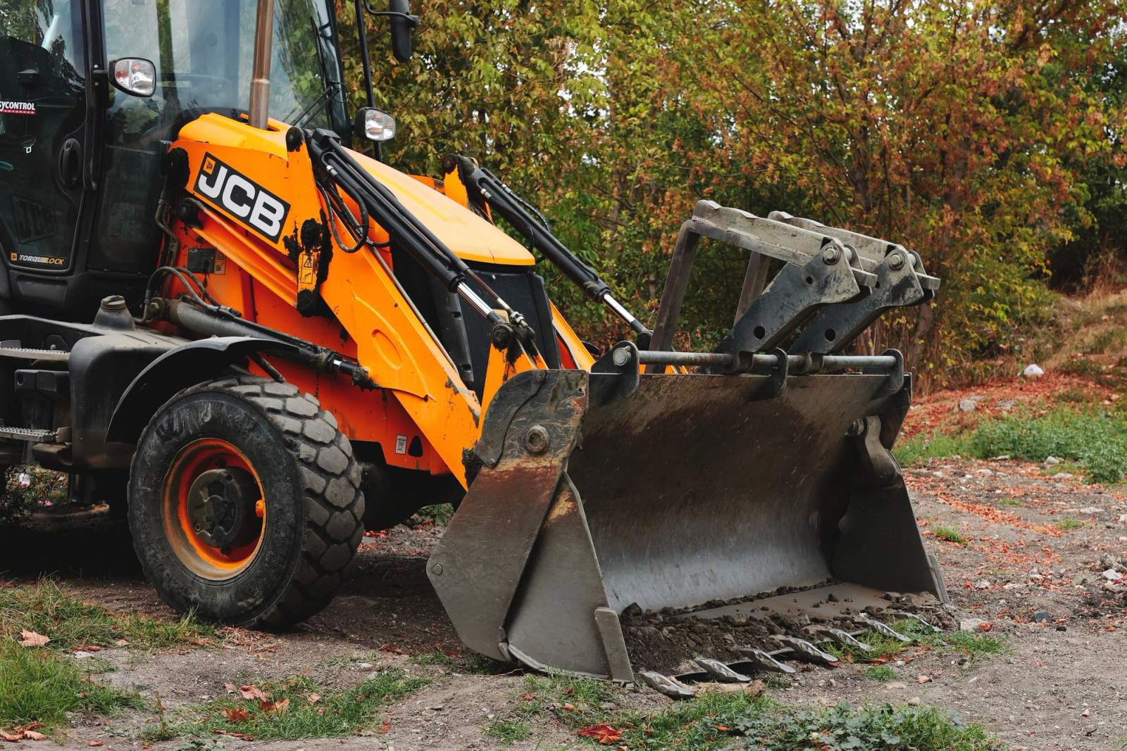 Construction equipment attachments at Vast Equipment