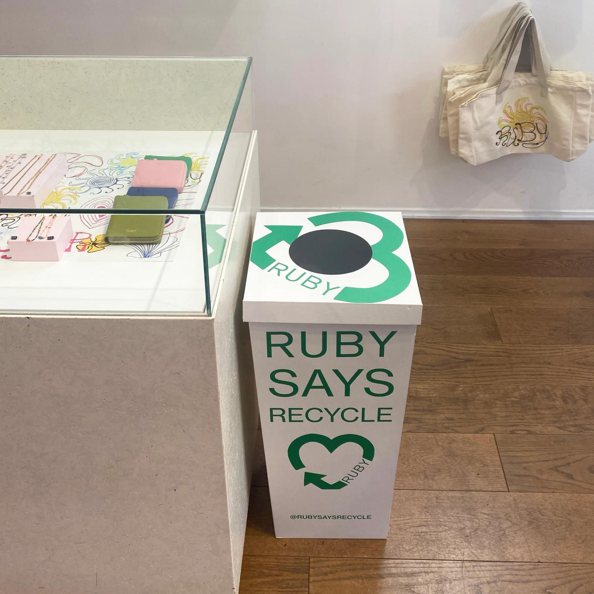 A "ruby says recycle" bin.