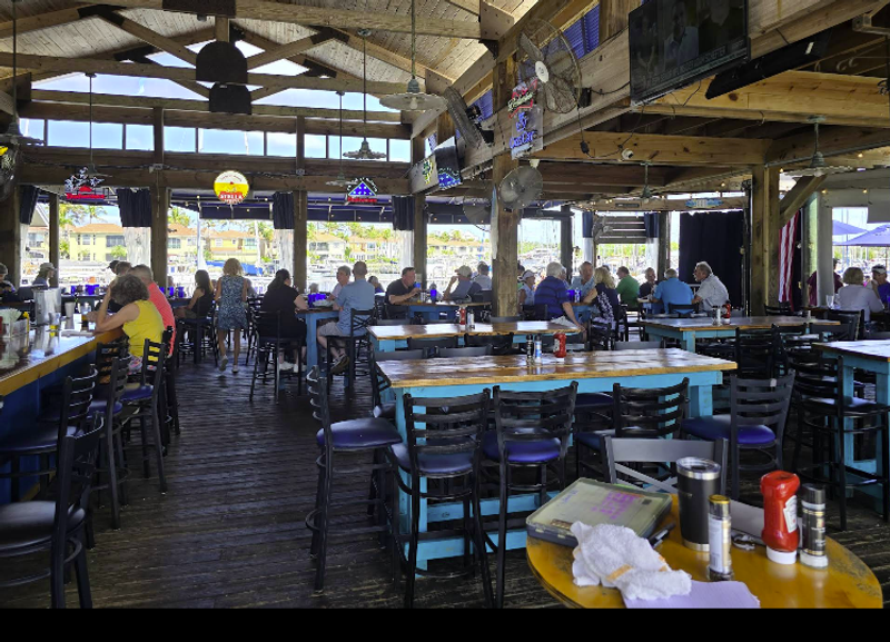 Cass Cay Restaurant & Bar