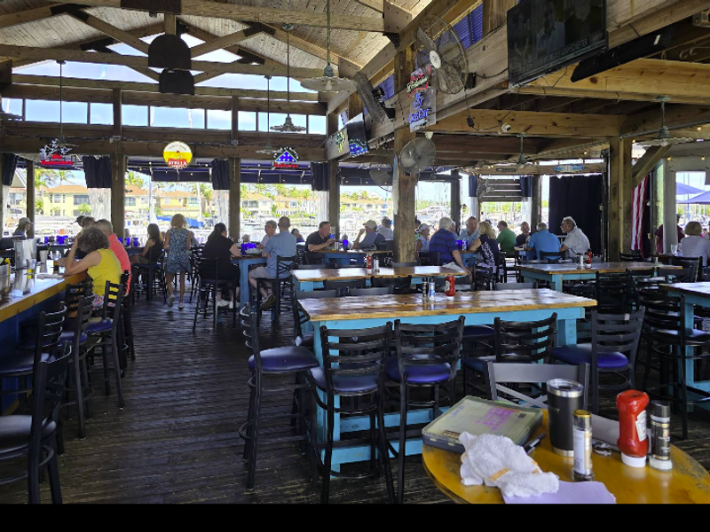 Cass Cay Restaurant & Bar