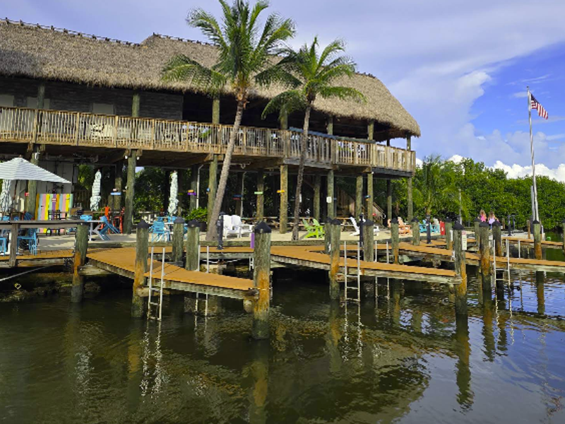 Snappers Oceanfront Restaurant & Bar