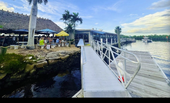 Riviera Bar and Grill