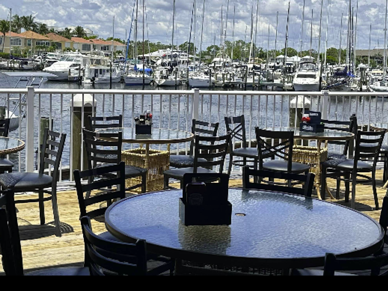 Cass Cay Restaurant & Bar