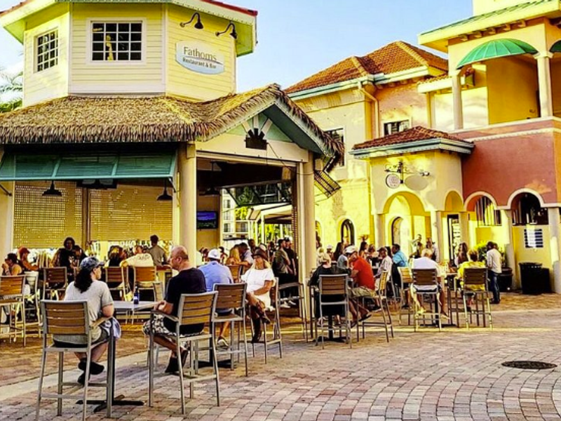 Fathoms Restaurant & Bar