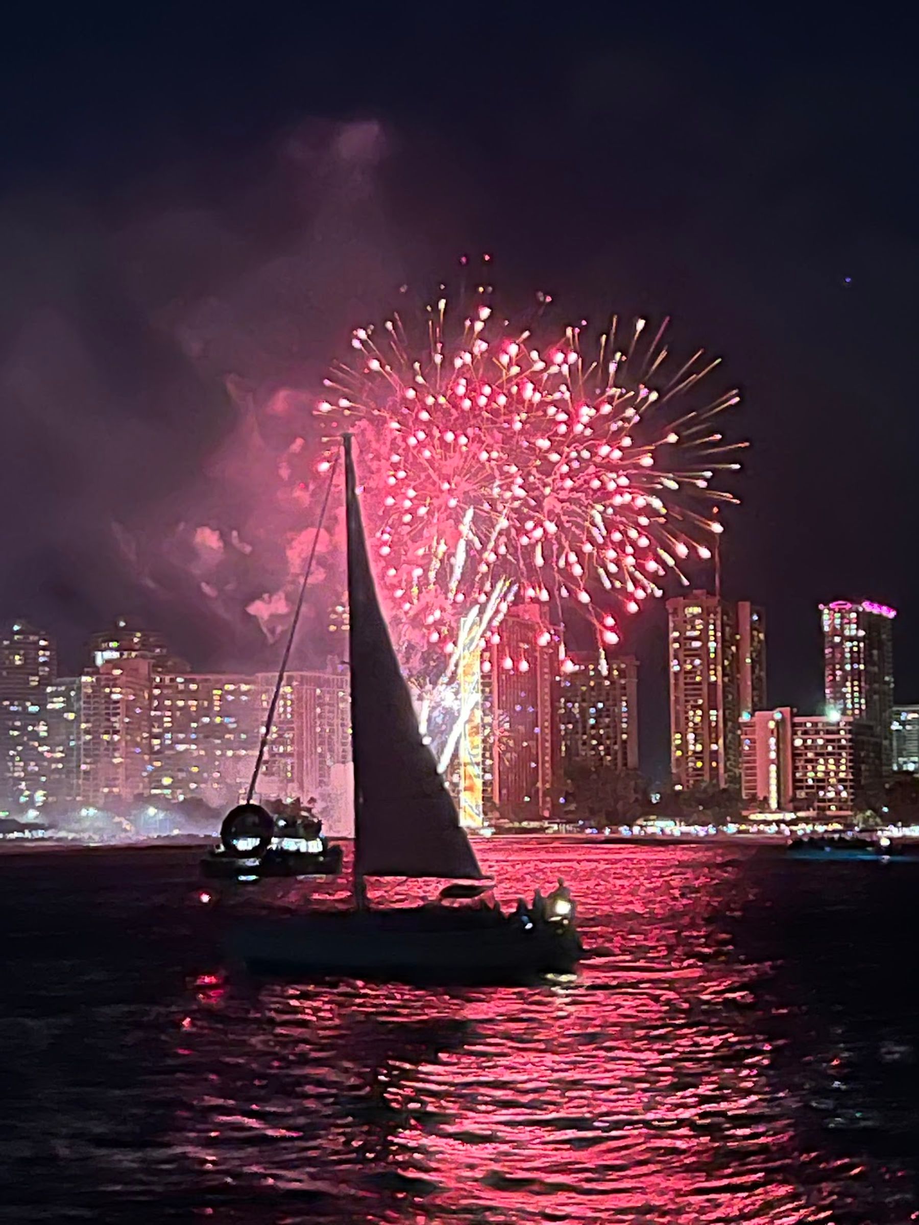 Photo 7 of Sunset Cruise Waikiki in Ala Moana & Mōʻiliʻili, Oahu