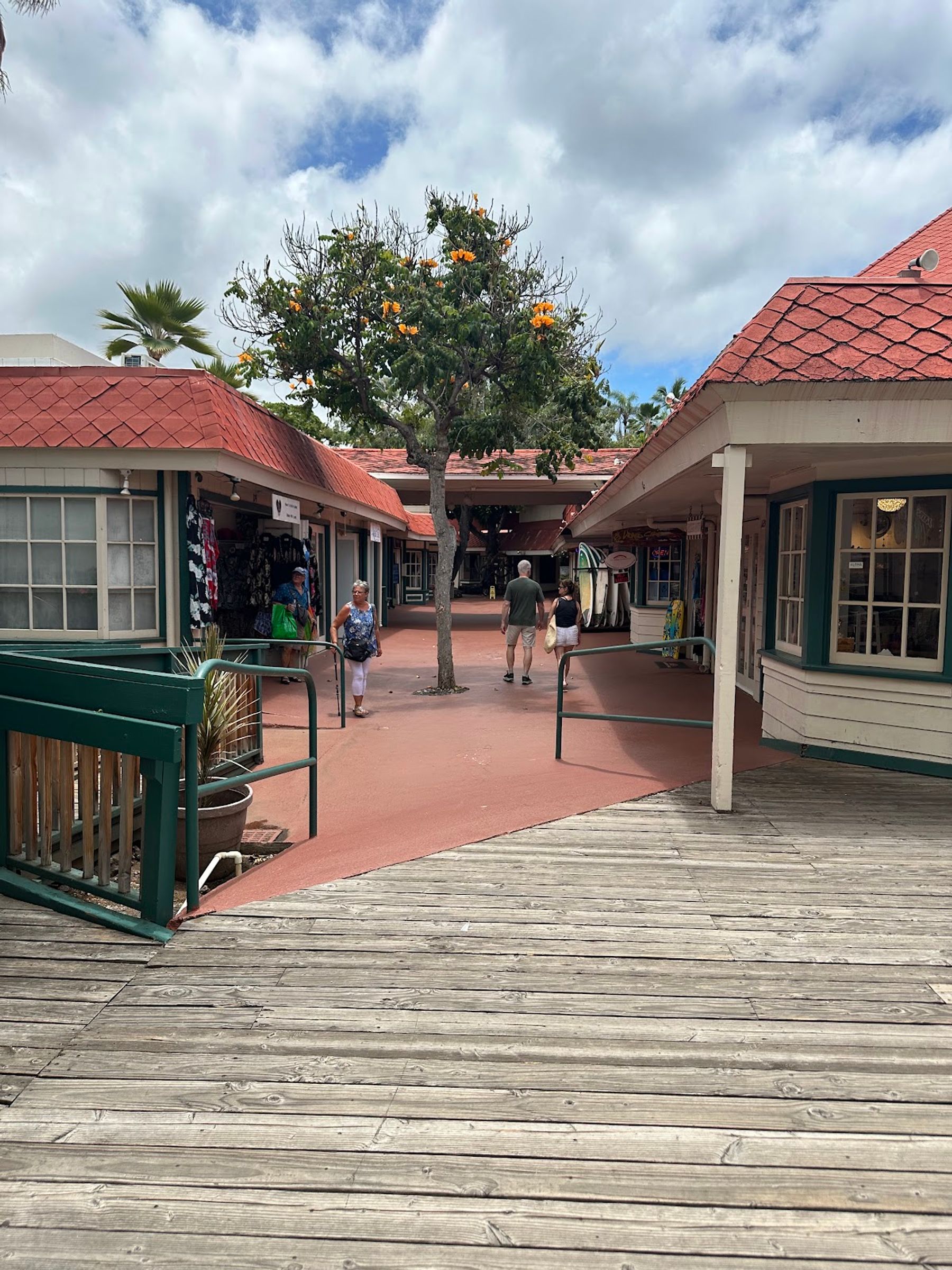 Photo 9 of Bubba & Finn's in Kailua-Kona, Big Island