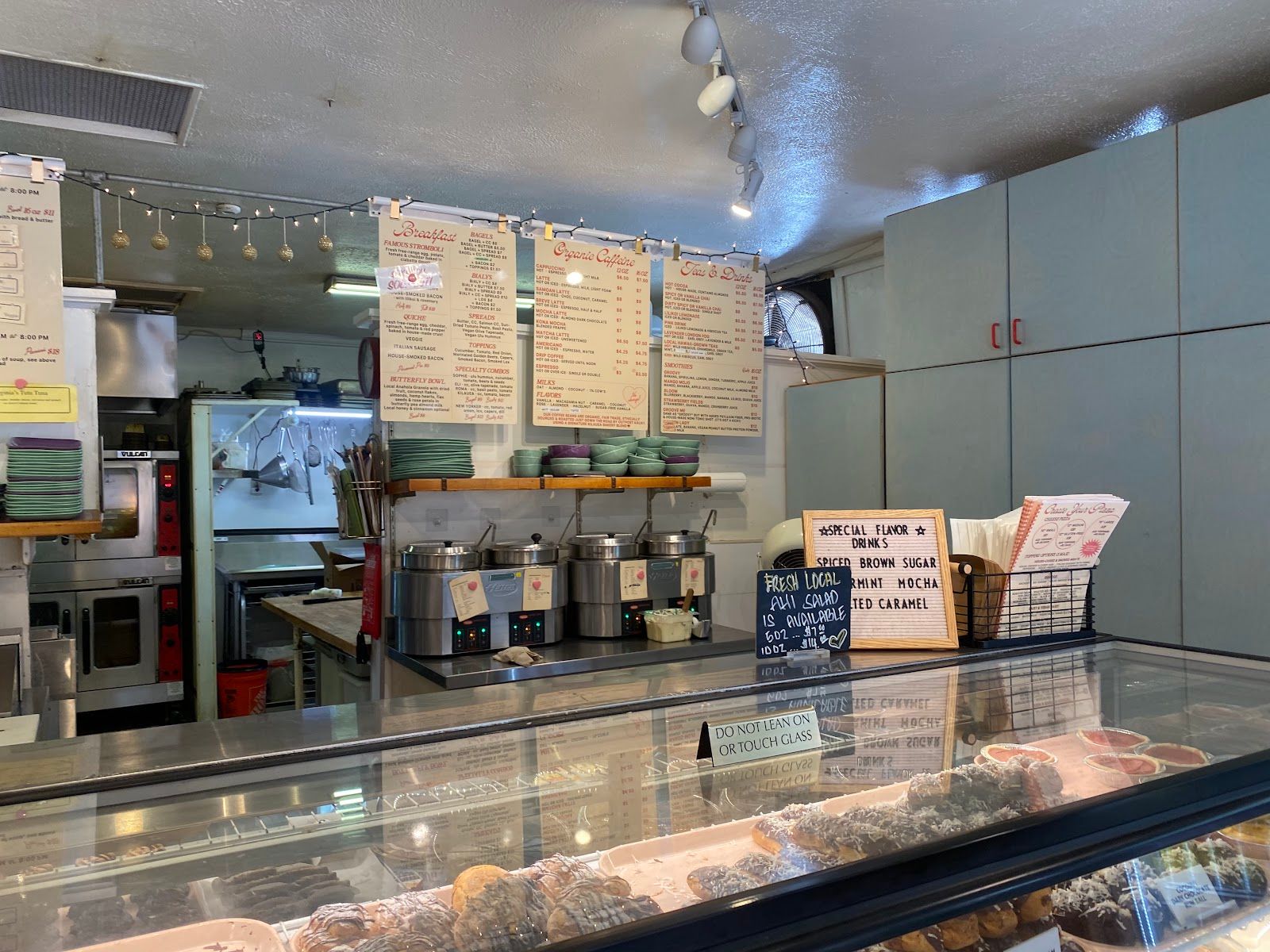 Kilauea Bakery & Pizzeria restaurant in Kīlauea, Kaua‘i photo 3