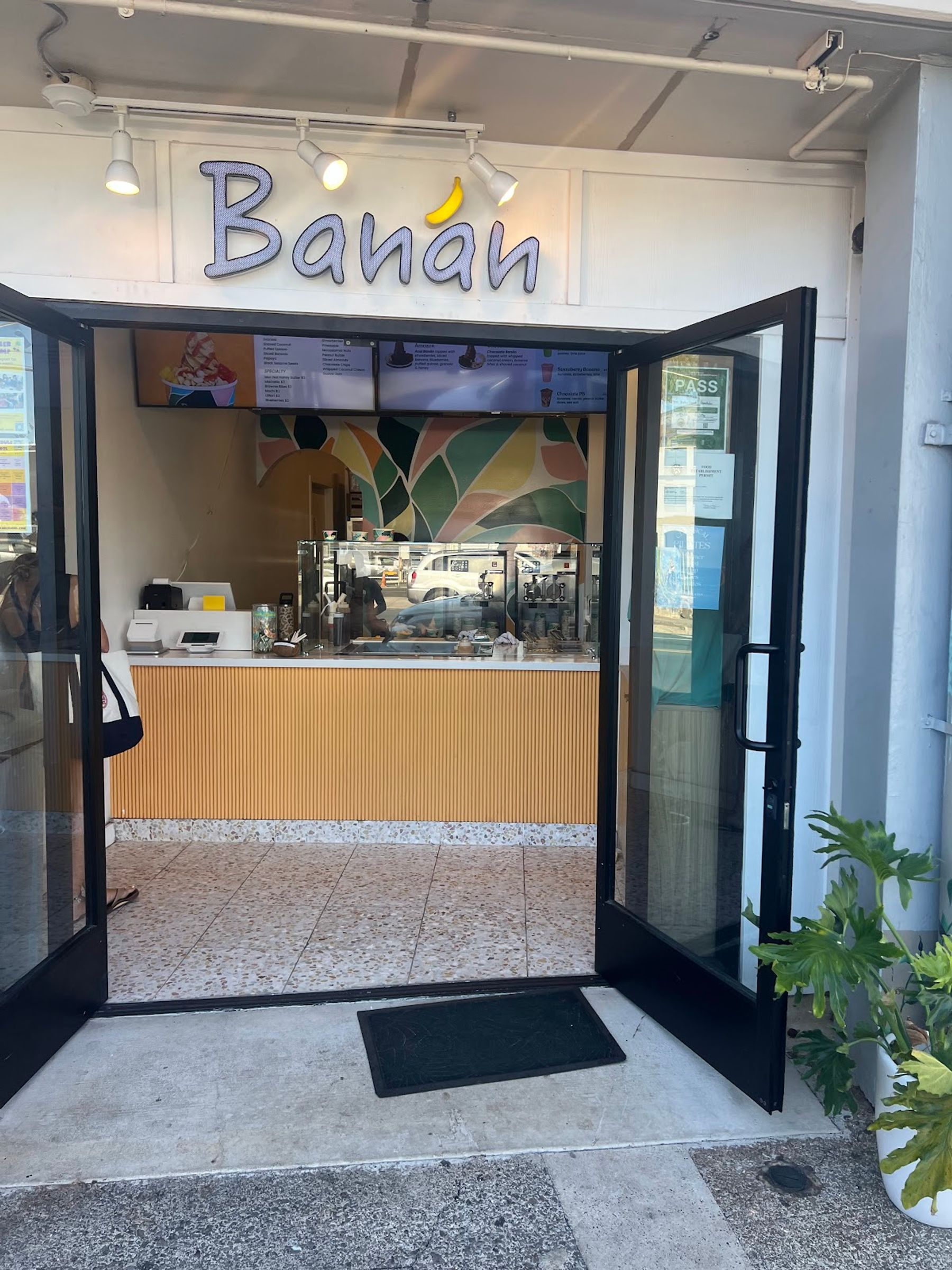 Photo 3 of Banan Kaimuki in Kaimukī & Pālolo, Oahu