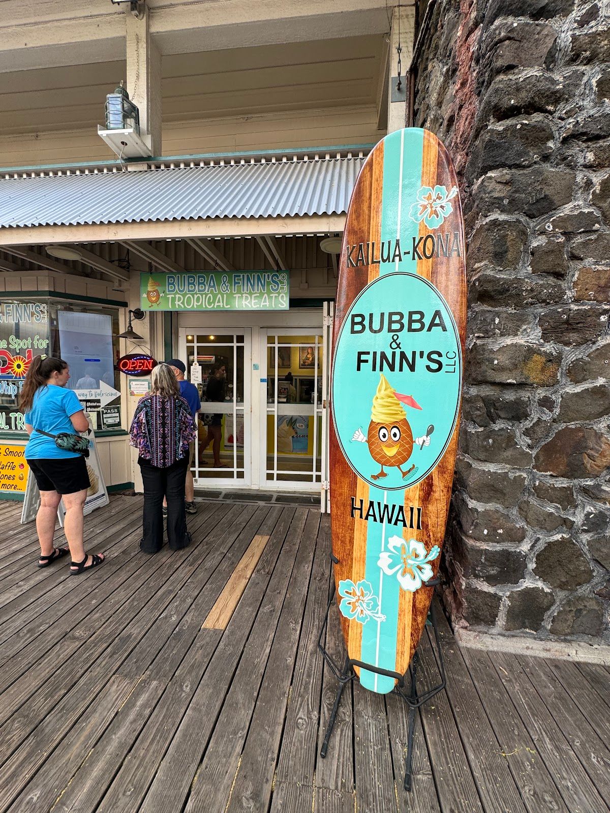 Photo 4 of Bubba & Finn's in Kailua-Kona, Big Island