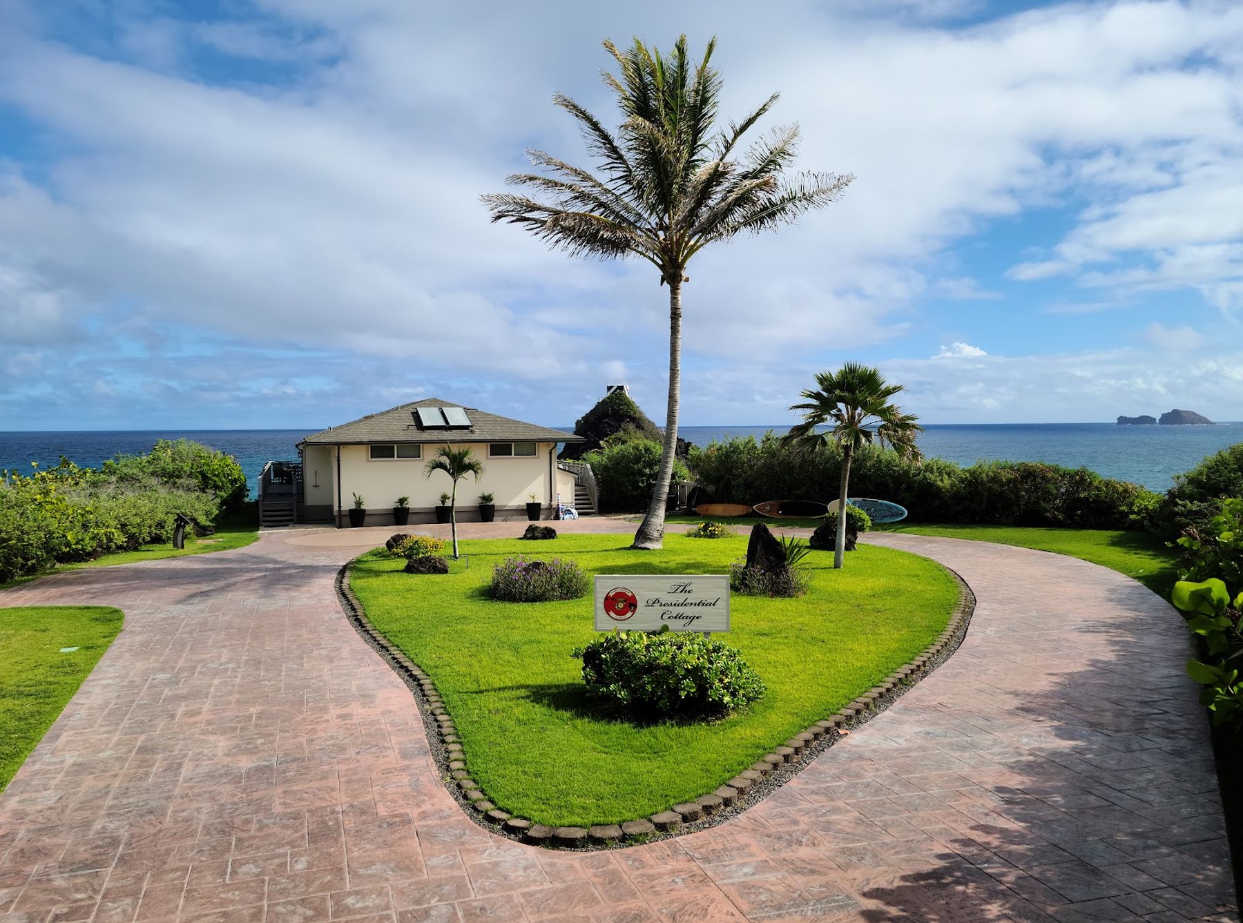 Photo 1 of Beach Cottage in Kāneʻohe, Oahu